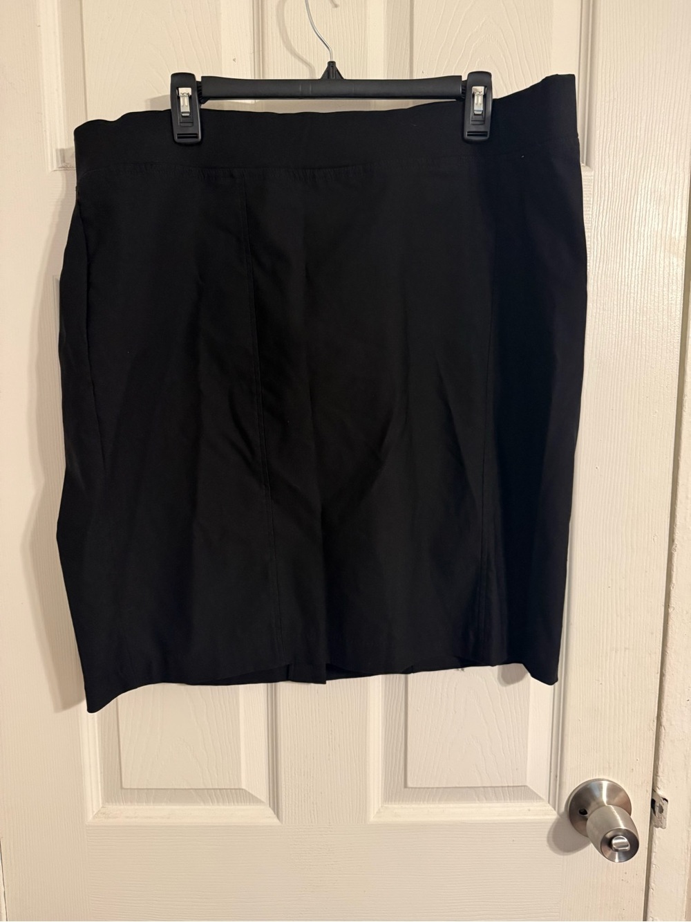 Women's Black Midi Straight Skirt - Sleek Everyday Staple